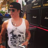 Slash solo 2013 0324_miami soundcheck (1)